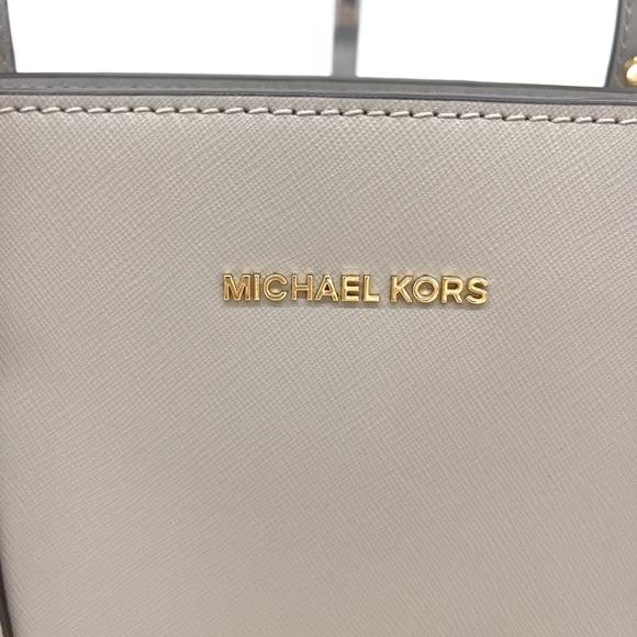 Michael Kors Voyager Tote Bag - Picture 9 of 13